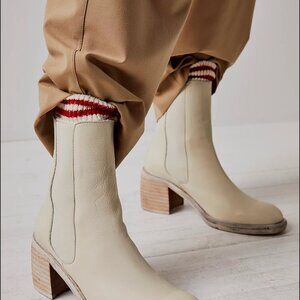 Free People Essential Chelsea Boots - size 38
